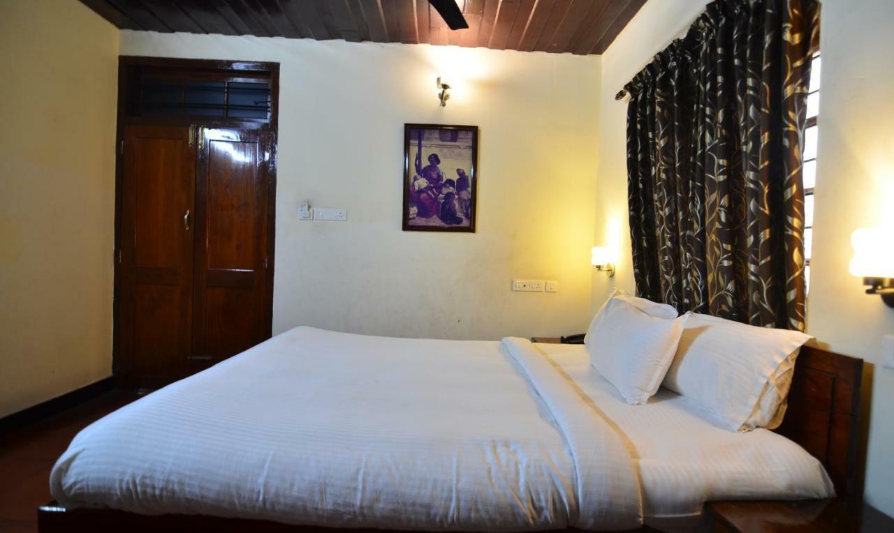 โรงแรมรอยัล เฮอริเทจ Thiruvananthapuram ภายนอก รูปภาพ