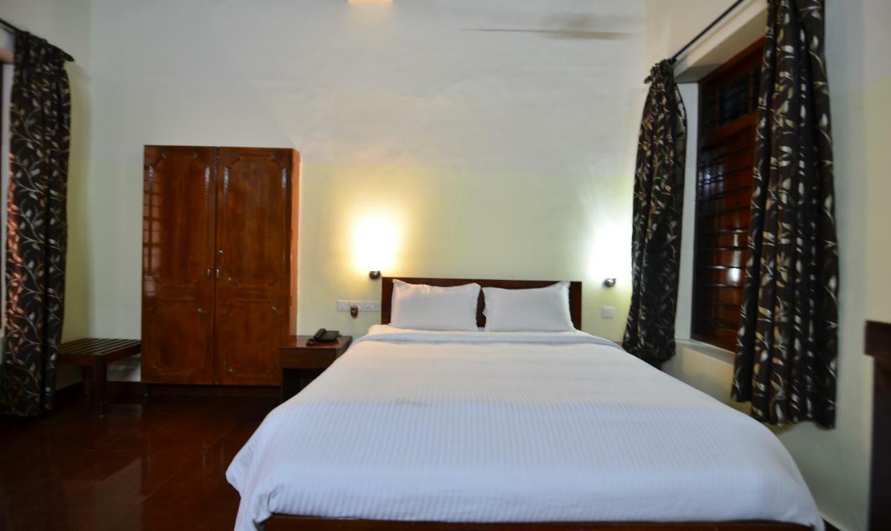 โรงแรมรอยัล เฮอริเทจ Thiruvananthapuram ภายนอก รูปภาพ