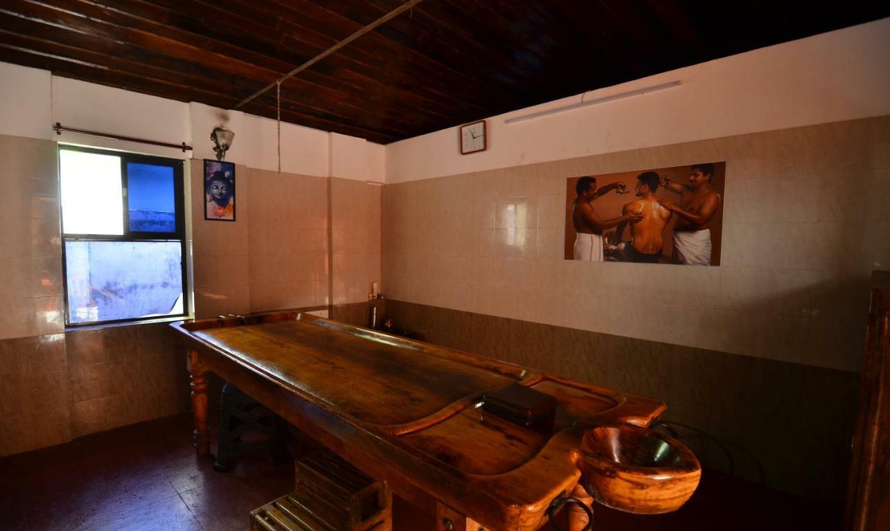 โรงแรมรอยัล เฮอริเทจ Thiruvananthapuram ภายนอก รูปภาพ